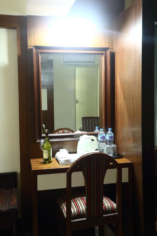 Hotel Woodland Kathmandu Room photo