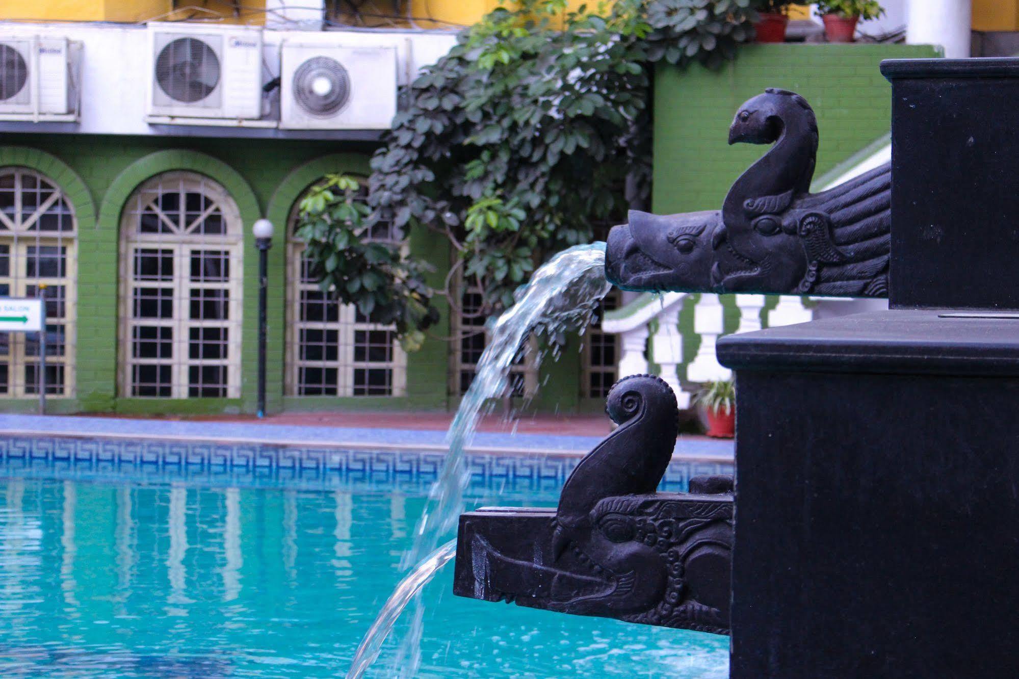 Hotel Woodland Kathmandu Exterior photo